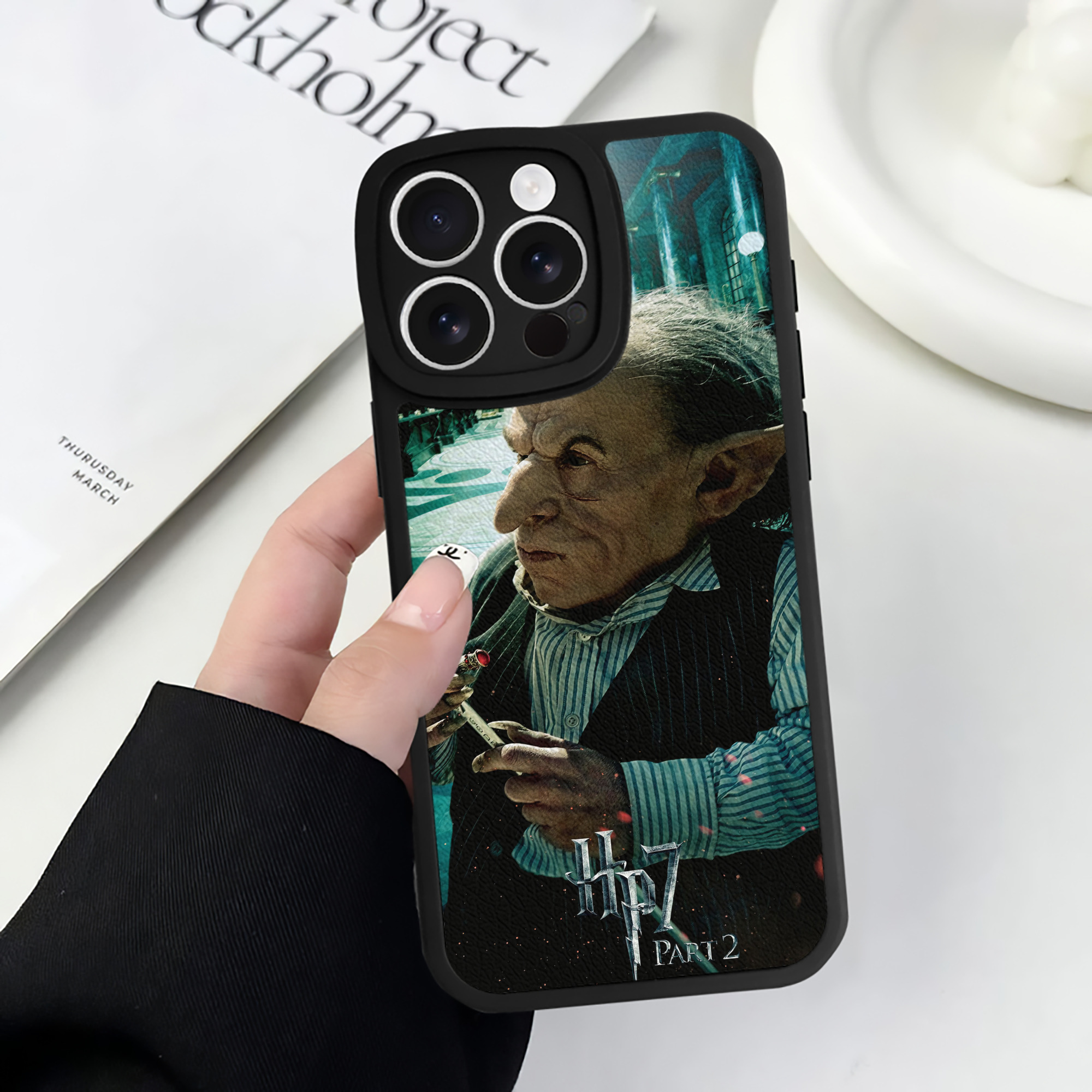 （画像用） Harry Potter ハリー・ポッターシリーズ 【iPhone 16シリーズ対応】シリコンスマホケース（レザー調） 材質：シリコン